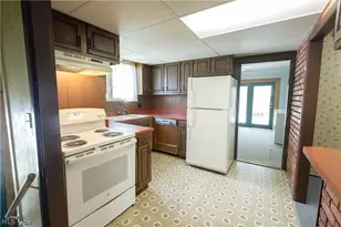 518 Hoover Pl SE, Hartville, OH 44632 - Photo 7