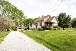 518 Hoover Pl SE, Hartville, OH 44632 - Photo 3