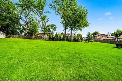 30190 Bonnie View Drive, Wickliffe, OH 44092 - Photo 9
