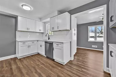 612 North Street, Brooklyn Heights, OH 44131 - Photo 15