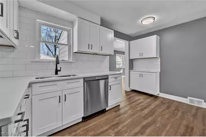 612 North Street, Brooklyn Heights, OH 44131 - Photo 13