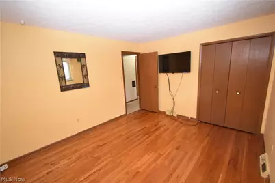 24354 S Oxford Oval, North Olmsted, OH 44070 - Photo 19