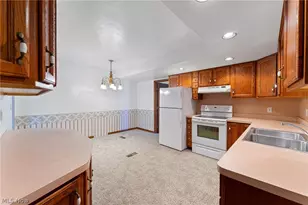 1513 Meadowbrook Ave, Poland, OH 44514 - Photo 5