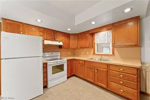 1513 Meadowbrook Ave, Poland, OH 44514 - Photo 3
