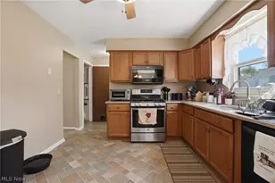 1876 Laurel Dr, Twinsburg, OH 44087 - Photo 9