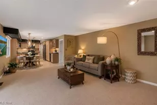 106 Lethbridge Cir, Akron, OH 44321 - Photo 27