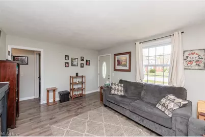 838 Warwick Drive, Sheffield Lake, OH 44054 - Photo 5