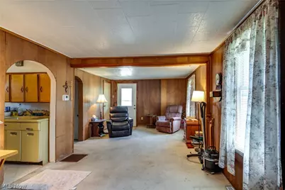 3797 Harper Avenue, Barberton, OH 44203 - Photo 9