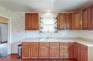 9298 York Rd, North Royalton, OH 44133 - Photo 3