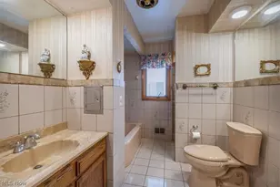 5855 W Ridgewood Dr, Parma, OH 44129 - Photo 17