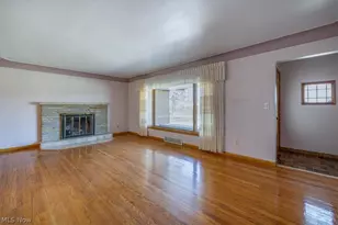 5855 W Ridgewood Dr, Parma, OH 44129 - Photo 5