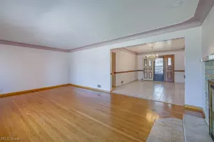 5855 W Ridgewood Dr, Parma, OH 44129 - Photo 7