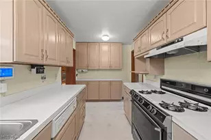 2031 W Pleasant Valley Rd, Parma, OH 44134 - Photo 5