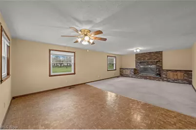 2031 W Pleasant Valley Road, Parma, OH 44134 - Photo 11