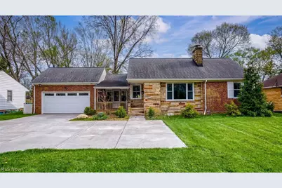 2031 W Pleasant Valley Road, Parma, OH 44134 - Photo 1