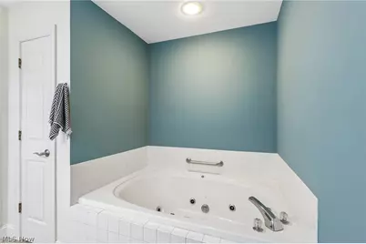 838 Lynnhaven Lane, Akron, OH 44313 - Photo 31