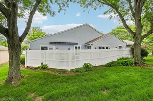 838 Lynnhaven Ln, Akron, OH 44313 - Photo 39