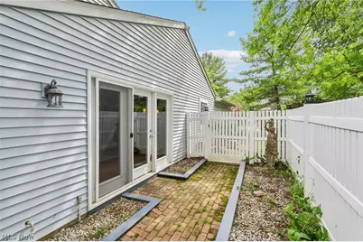 838 Lynnhaven Lane, Akron, OH 44313 - Photo 37