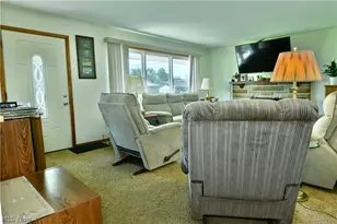 2548 Hilltop Dr, Poland, OH 44514 - Photo 7