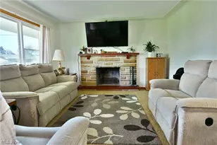 2548 Hilltop Dr, Poland, OH 44514 - Photo 9