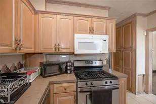 962 Woodward Ave, Akron, OH 44310 - Photo 9