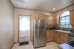 962 Woodward Ave, Akron, OH 44310 - Photo 11