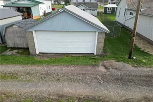 207 Fair St, Quaker City, OH 43773 - Photo 5