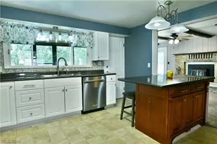 3210 Halsey Dr NE, Warren, OH 44483 - Photo 17