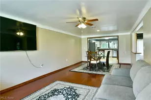 3210 Halsey Dr NE, Warren, OH 44483 - Photo 9
