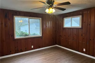 1427 E 252nd St, Euclid, OH 44117 - Photo 5