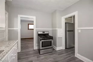 10203 Greenview Ave, Garfield Heights, OH 44125 - Photo 13