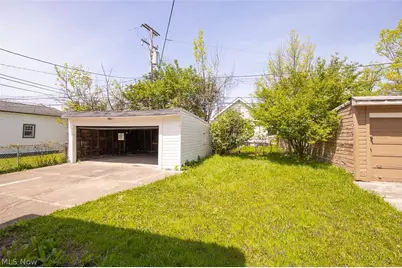 10203 Greenview Avenue, Garfield Heights, OH 44125 - Photo 31