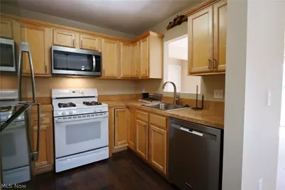7122 Village Drive, Concord Twp, OH 44060 - Photo 11
