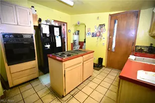 1612 Jacobs Rd, Youngstown, OH 44505 - Photo 9