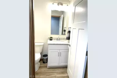 234 E Ohio Avenue, Dover, OH 44622 - Photo 9