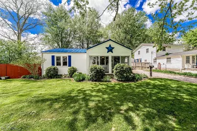 380 Broadway Street, Amherst, OH 44001 - Photo 3