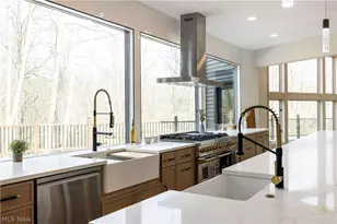6100 Loch Lomond Ct, Solon, OH 44139 - Photo 7