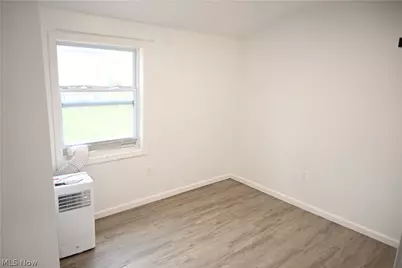 130 Traymore Boulevard, Eastlake, OH 44095 - Photo 9