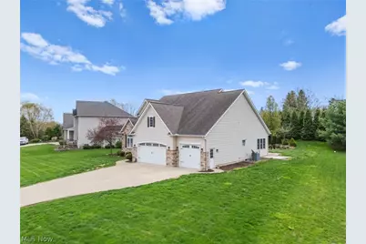 8888 Scotsbury Street NW, Massillon, OH 44646 - Photo 3
