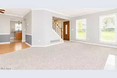 104 Woodbridge Crossing, Chardon, OH 44024 - Photo 5