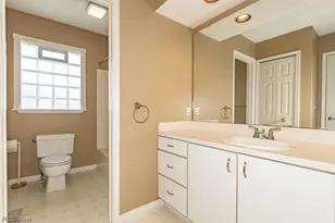 104 Woodbridge Crossing, Chardon, OH 44024 - Photo 25