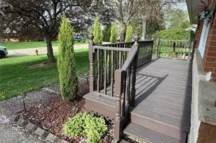 239 Fairview St, Louisville, OH 44641 - Photo 5