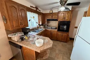 239 Fairview St, Louisville, OH 44641 - Photo 13