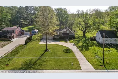 8689 Stearns Road, Olmsted Twp, OH 44138 - Photo 7