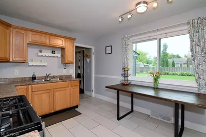 28601 Holly Drive, North Olmsted, OH 44070 - Photo 9