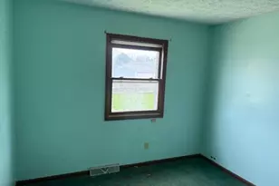 7398 Shisler St NE, Canton, OH 44721 - Photo 9