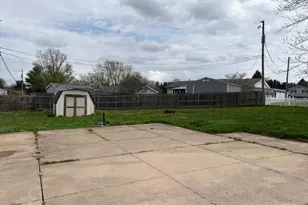 7398 Shisler St NE, Canton, OH 44721 - Photo 3
