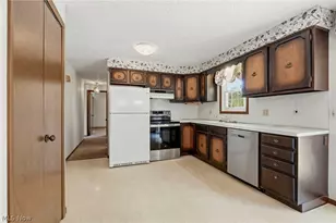 8285 Southwood Dr NW, North Canton, OH 44720 - Photo 17