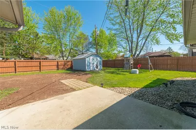 404 Oaknoll Drive, Amherst, OH 44001 - Photo 41