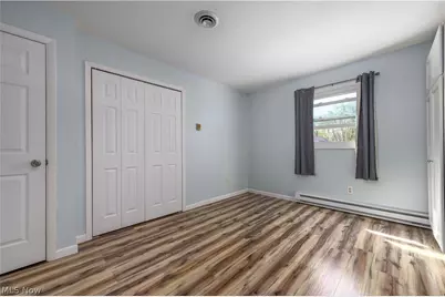 404 Oaknoll Drive, Amherst, OH 44001 - Photo 25